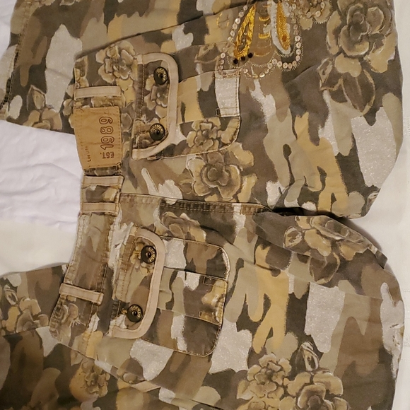 Camouflage cargo pants 8 sequins flower embroidered flap pockets childre… - Picture 8 of 9